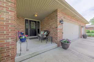 12097 Heinecke Dr, Mokena, IL 60448 - Photo 3