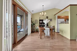 11111 Heritage Dr, Palos Hills, IL 60465 - Photo 7