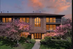 11111 Heritage Dr, Palos Hills, IL 60465 - Photo 1