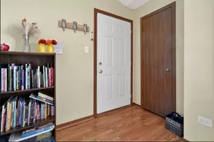 11111 Heritage Dr, Palos Hills, IL 60465 - Photo 11