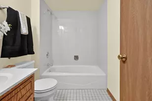 11111 Heritage Dr, Palos Hills, IL 60465 - Photo 17