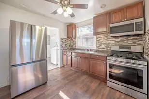 9217 S Burnside Ave, Chicago, IL 60619 - Photo 7