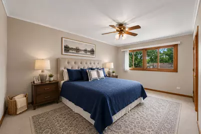 4095 Victoria Drive, Hoffman Estates, IL 60192 - Photo 13