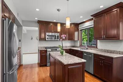 4095 Victoria Drive, Hoffman Estates, IL 60192 - Photo 3