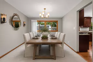 4095 Victoria Dr, Hoffman Estates, IL 60192 - Photo 9