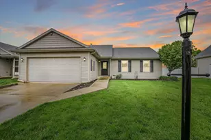 707 Chickory Dr, Champaign, IL 61822 - Photo 3