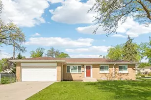 866 Clark Ln, Des Plaines, IL 60016 - Photo 1