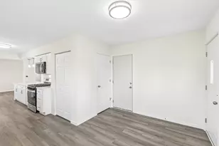 866 Clark Ln, Des Plaines, IL 60016 - Photo 9