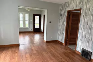 625 Oconor Ave, Lasalle, IL 61301 - Photo 5