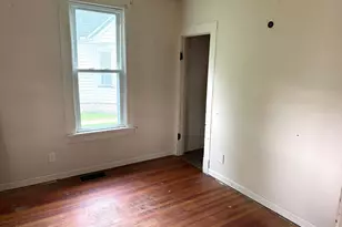 625 Oconor Ave, Lasalle, IL 61301 - Photo 7