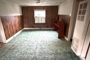 625 Oconor Ave, Lasalle, IL 61301 - Photo 11