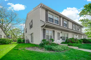 1793 Queensbury Cir, Hoffman Estates, IL 60169 - Photo 3