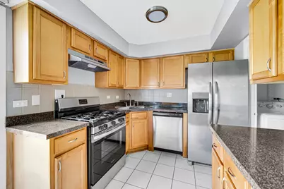 1793 Queensbury Circle #0, Hoffman Estates, IL 60169 - Photo 5