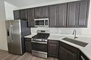 2049 Stuttle Rd, Batavia, IL 60510 - Photo 5