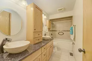8207 S 82nd Ave, Justice, IL 60458 - Photo 9