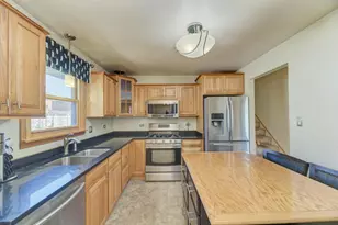 8207 S 82nd Ave, Justice, IL 60458 - Photo 3