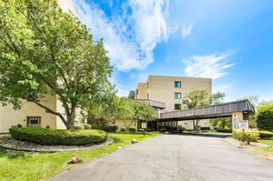 5840 W 104th St, Oak Lawn, IL 60453 - Photo 1