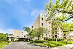 5840 W 104th St, Oak Lawn, IL 60453 - Photo 3