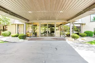 5840 W 104th St, Oak Lawn, IL 60453 - Photo 5