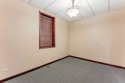 5543 W Diversey Avenue, Chicago, IL 60639 - Photo 9