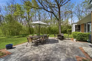 880 Hiawatha Ln, Riverwoods, IL 60015 - Photo 5