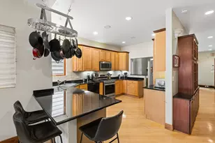 3927 N Paulina St, Chicago, IL 60613 - Photo 9