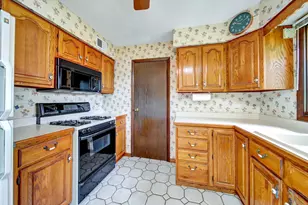 1129 S Salem Ln, Arlington Heights, IL 60005 - Photo 5