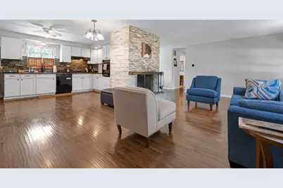 635 S Springinsguth Road, Schaumburg, IL 60193 - Photo 3
