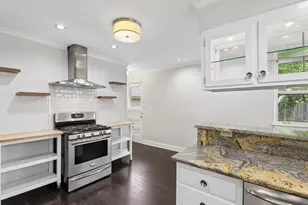 893 S Poplar Ave, Elmhurst, IL 60126 - Photo 5