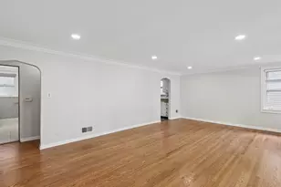 893 S Poplar Ave, Elmhurst, IL 60126 - Photo 3