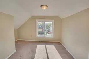 570 5th Ave, Aurora, IL 60505 - Photo 11