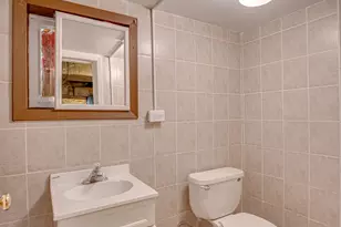 570 5th Ave, Aurora, IL 60505 - Photo 17