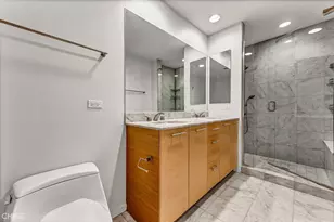 240 E Illinois St, Chicago, IL 60611 - Photo 17