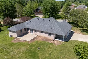 2729 Kokopelli Dr, Marion, IL 62959 - Photo 3
