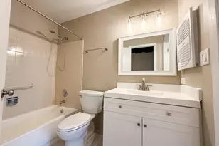 1344 Barclay Ln, Deerfield, IL 60015 - Photo 11