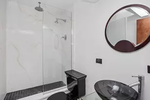 175 E Delaware Pl, Chicago, IL 60611 - Photo 9