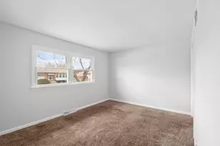 2808 Cherrywood Ln, Hazel Crest, IL 60429 - Photo 7