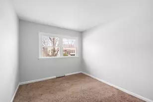 2808 Cherrywood Ln, Hazel Crest, IL 60429 - Photo 5