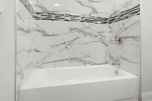9220 S Dauphin Ave, Chicago, IL 60619 - Photo 11