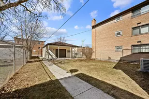 9220 S Dauphin Ave, Chicago, IL 60619 - Photo 23