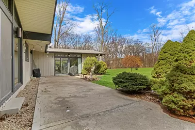 180 Crescent Knoll Drive, Green Oaks, IL 60048 - Photo 45