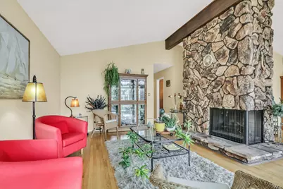 180 Crescent Knoll Drive, Green Oaks, IL 60048 - Photo 11