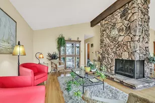180 Crescent Knoll Dr, Green Oaks, IL 60048 - Photo 11