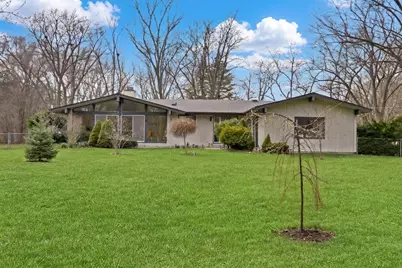 180 Crescent Knoll Drive, Green Oaks, IL 60048 - Photo 5