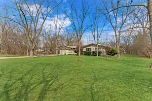 180 Crescent Knoll Dr, Green Oaks, IL 60048 - Photo 43