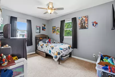 318 E Parkway Drive, Blue Grass, IA 52726 - Photo 13