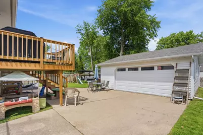 318 E Parkway Drive, Blue Grass, IA 52726 - Photo 25
