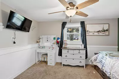 318 E Parkway Drive, Blue Grass, IA 52726 - Photo 21