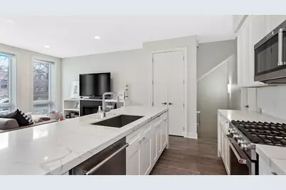 2812 N Mildred Avenue #1E, Chicago, IL 60657 - Photo 11