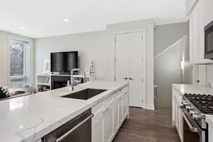 2812 N Mildred Ave, Chicago, IL 60657 - Photo 11